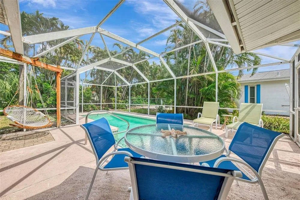 201 Lyons Bay Rd, Nokomis, FL 34275