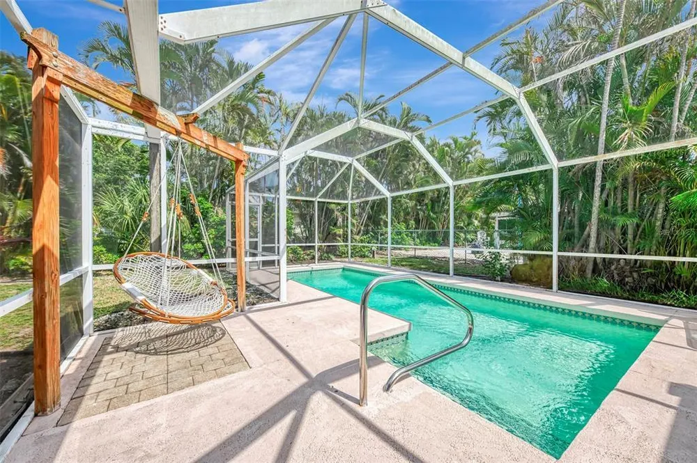 201 Lyons Bay Rd, Nokomis, FL 34275