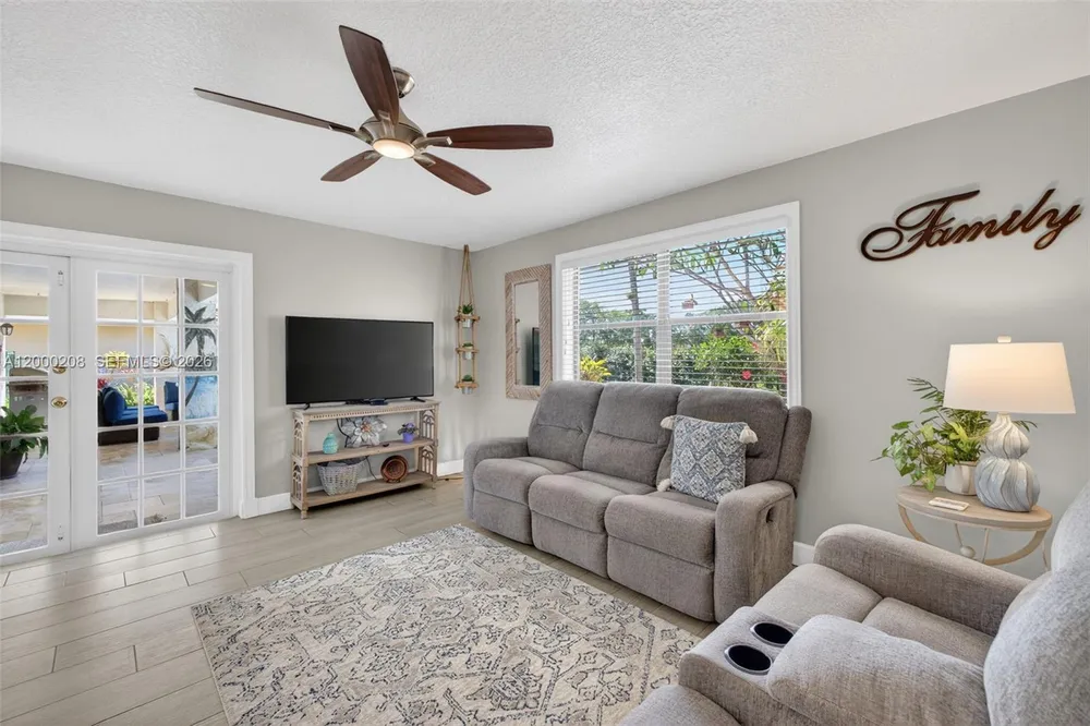 15620 Gauntlet Hall Manor, Davie, FL 33331-3438