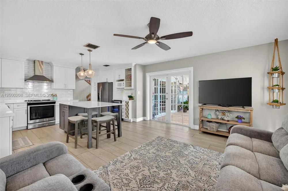 15620 Gauntlet Hall Manor, Davie, FL 33331-3438