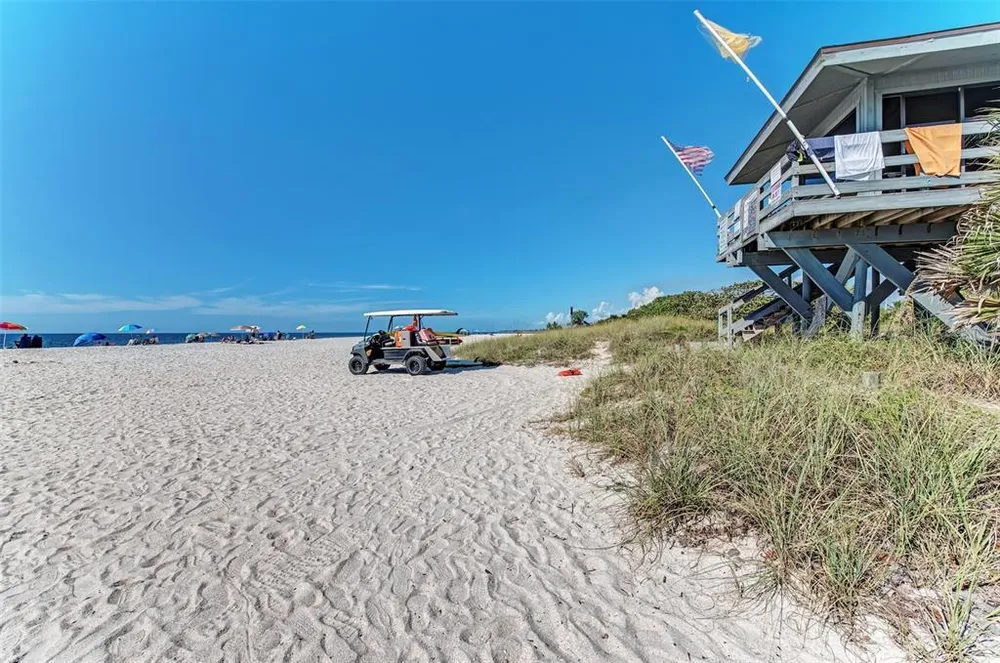 201 Lyons Bay Rd, Nokomis, FL 34275