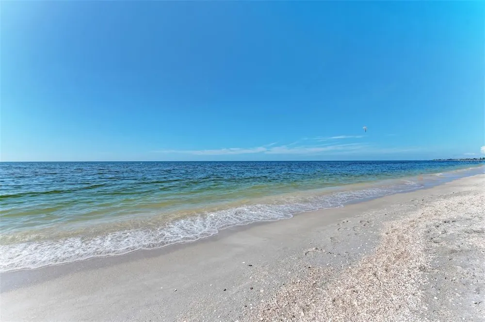 201 Lyons Bay Rd, Nokomis, FL 34275