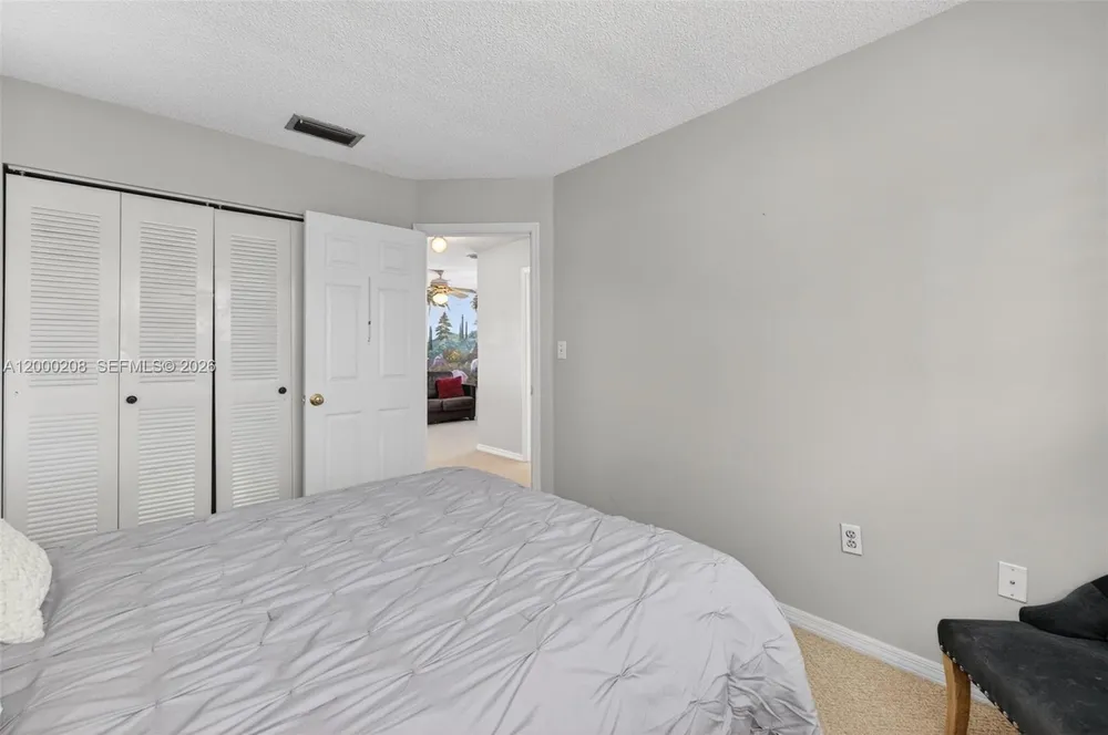 15620 Gauntlet Hall Manor, Davie, FL 33331-3438
