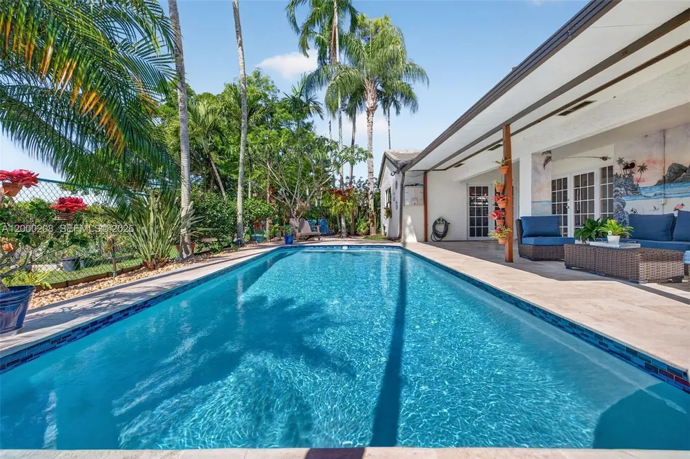 15620 Gauntlet Hall Manor, Davie, FL 33331-3438