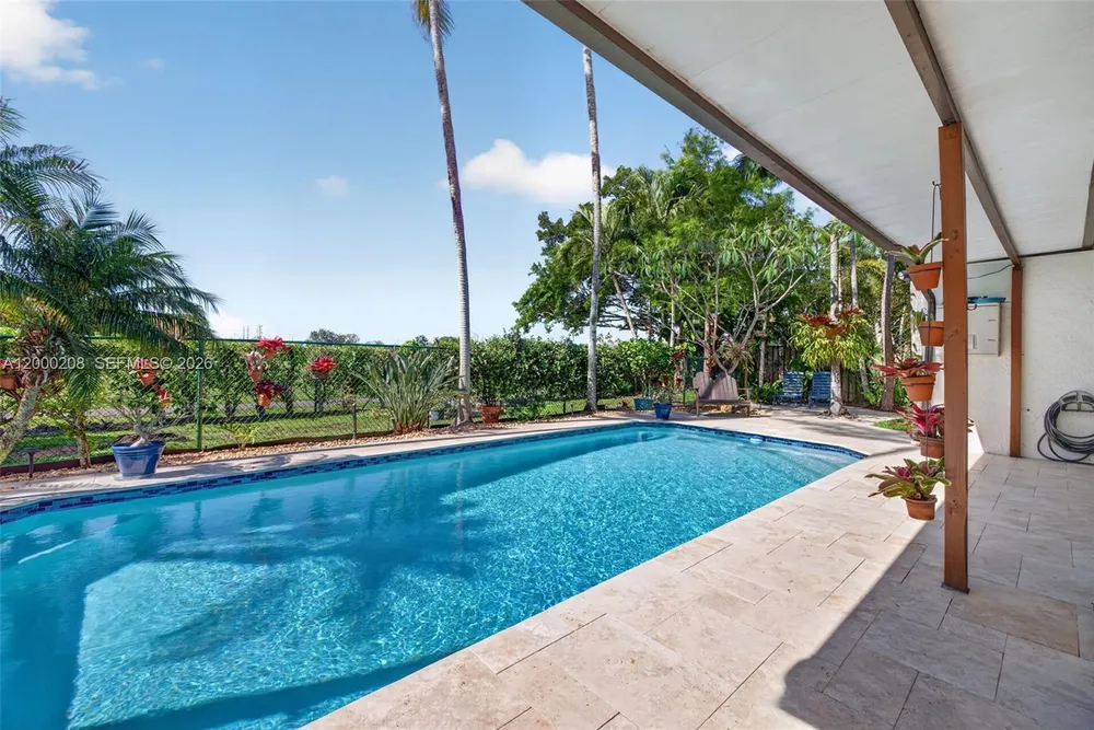 15620 Gauntlet Hall Manor, Davie, FL 33331-3438