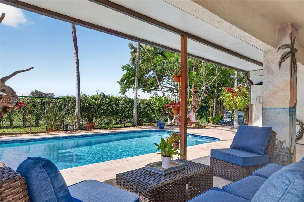 15620 Gauntlet Hall Manor, Davie, FL 33331-3438
