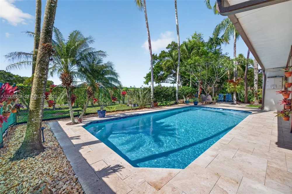 15620 Gauntlet Hall Manor, Davie, FL 33331-3438