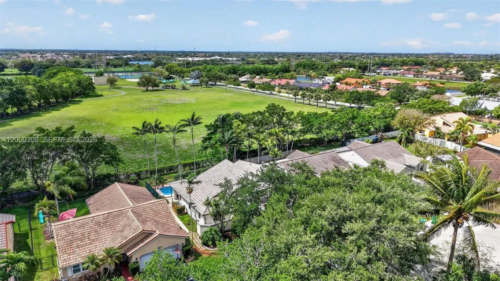 15620 Gauntlet Hall Manor, Davie, FL 33331-3438