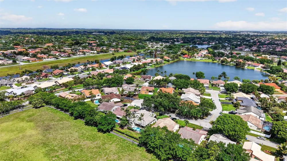 15620 Gauntlet Hall Manor, Davie, FL 33331-3438