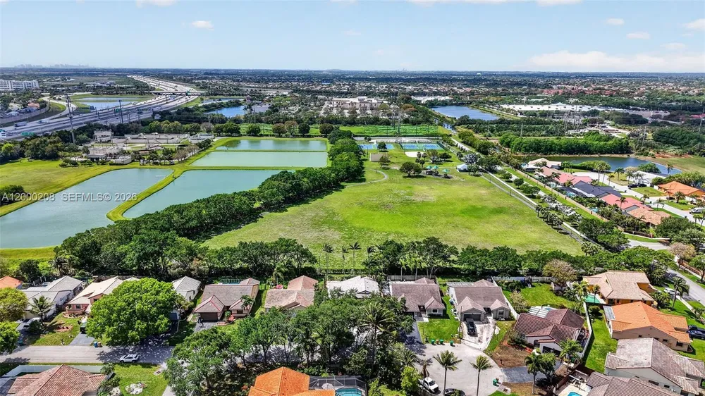 15620 Gauntlet Hall Manor, Davie, FL 33331-3438