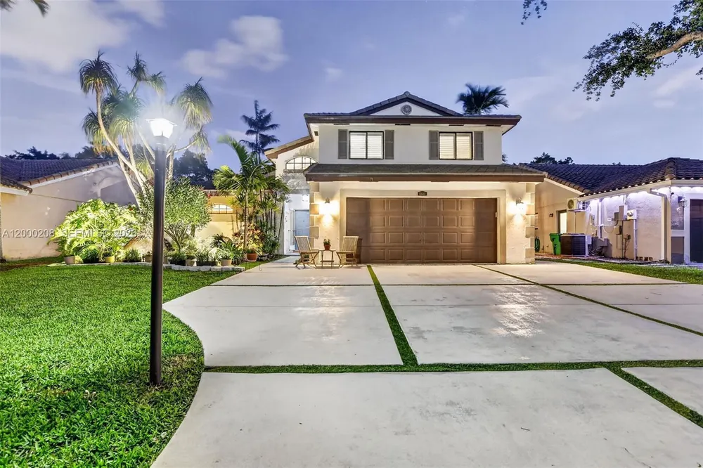 15620 Gauntlet Hall Manor, Davie, FL 33331-3438