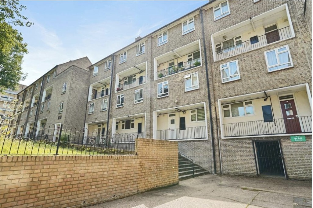 Three Bedroom Masionette To Let In Swiss Cottage NW8 Image 2