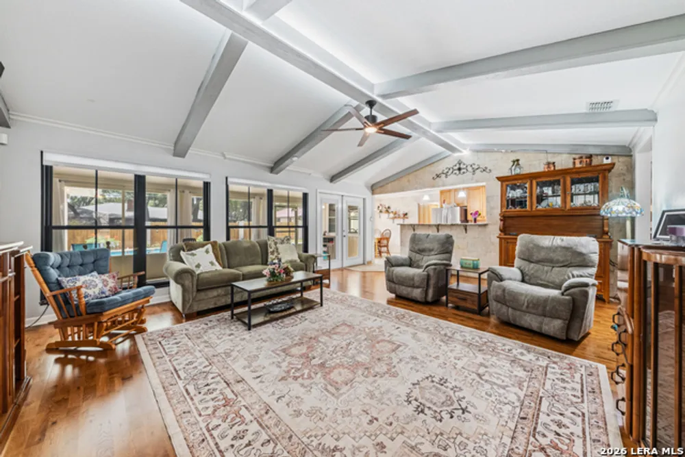 6022 Winding Ridge Dr, Windcrest, TX 78239