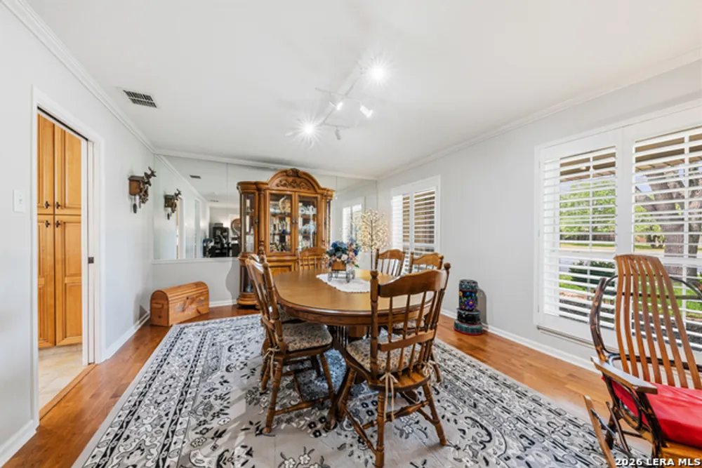 6022 Winding Ridge Dr, Windcrest, TX 78239
