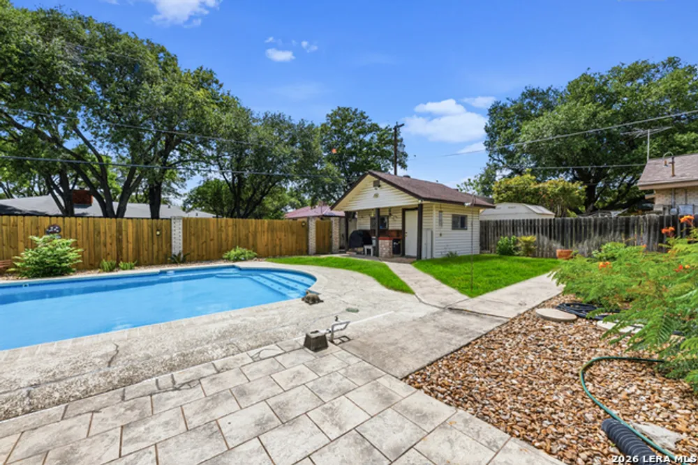 6022 Winding Ridge Dr, Windcrest, TX 78239