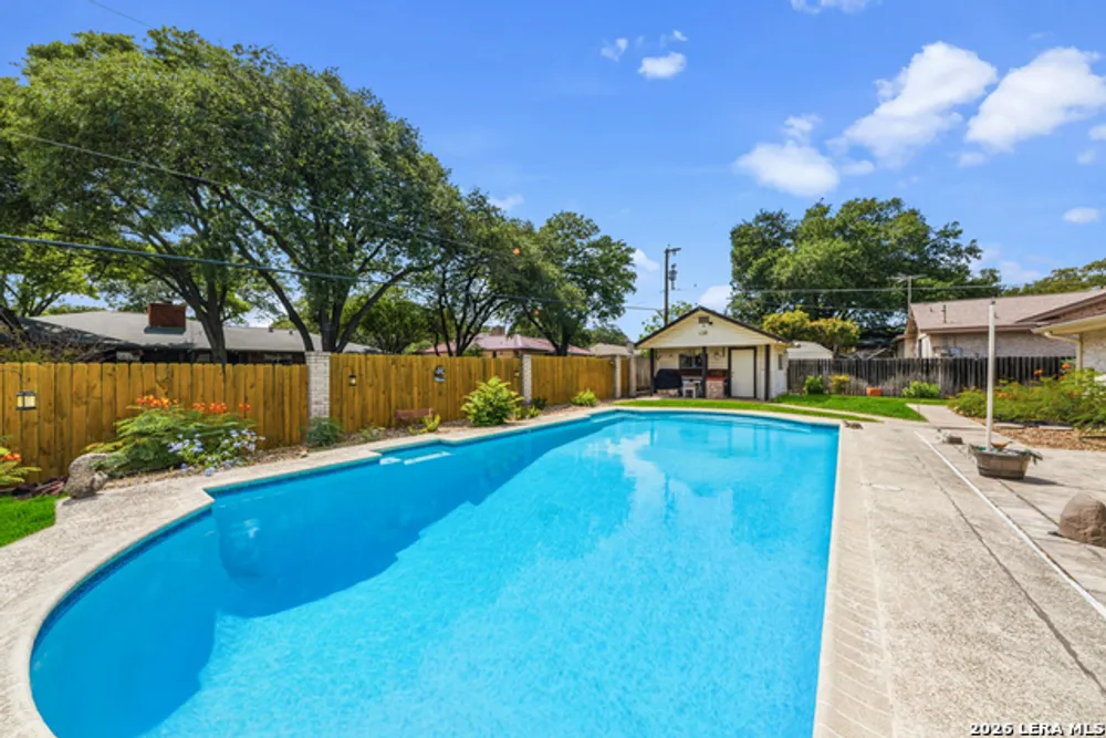 6022 Winding Ridge Dr, Windcrest, TX 78239