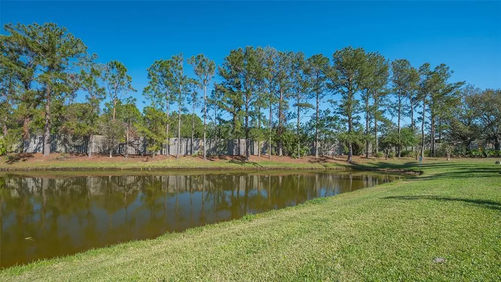 315 Londonderry Dr, Sarasota, FL 34240