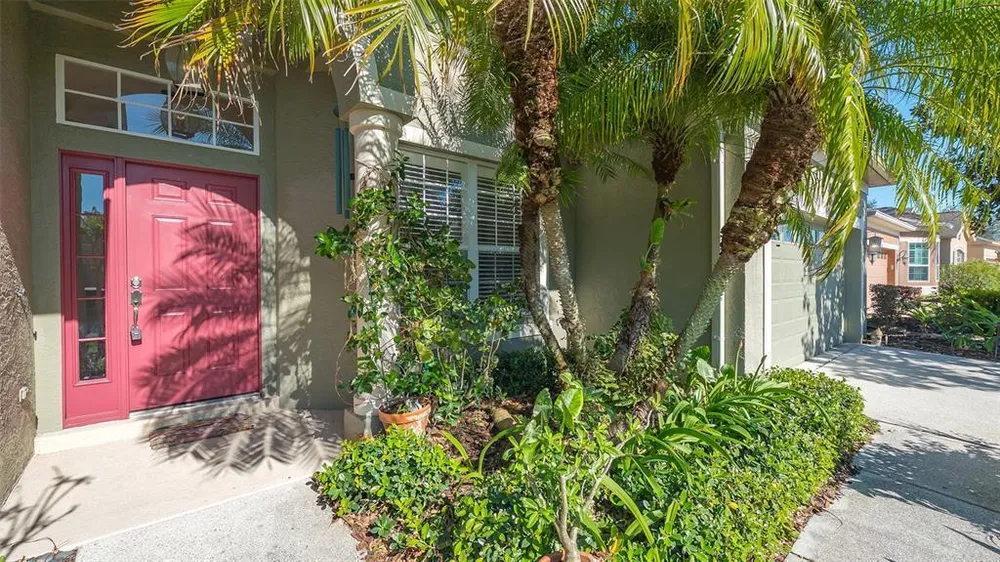 315 Londonderry Dr, Sarasota, FL 34240