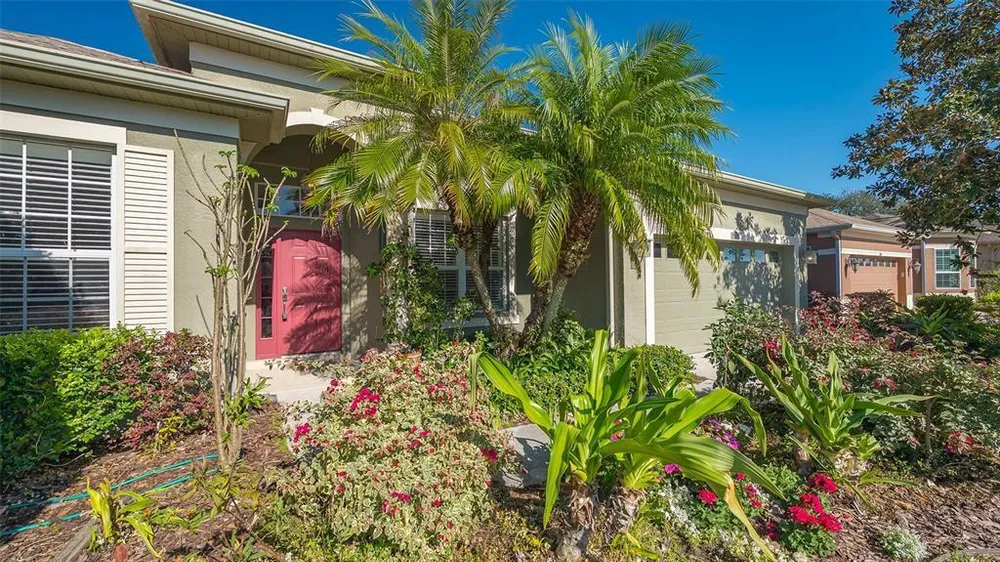 315 Londonderry Dr, Sarasota, FL 34240