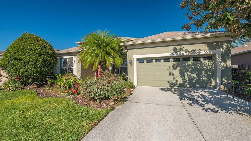 315 Londonderry Dr, Sarasota, FL 34240