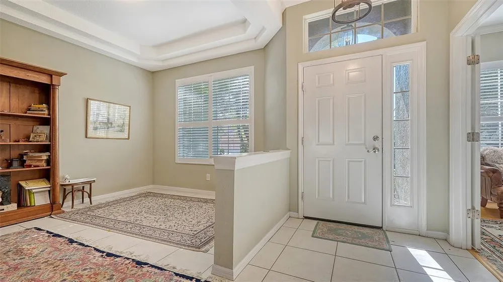 315 Londonderry Dr, Sarasota, FL 34240