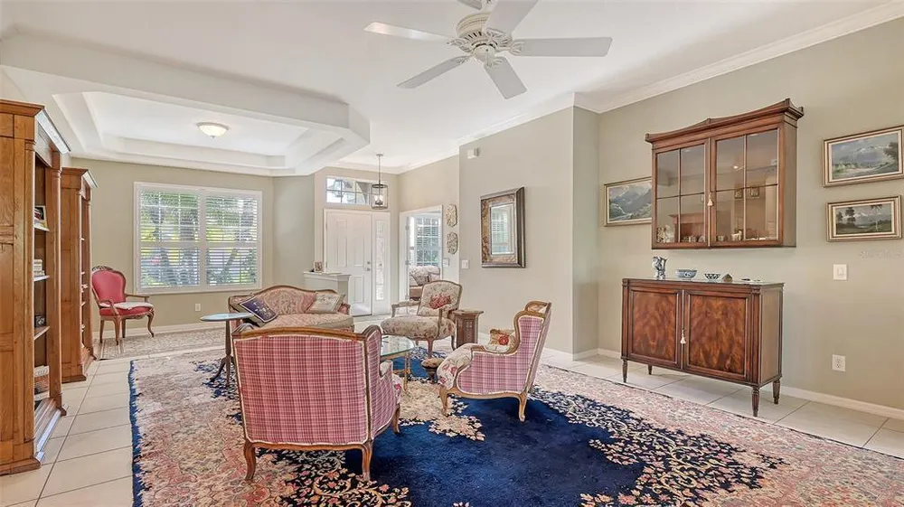 315 Londonderry Dr, Sarasota, FL 34240