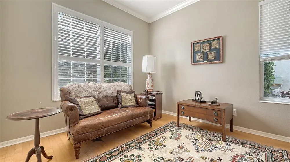 315 Londonderry Dr, Sarasota, FL 34240
