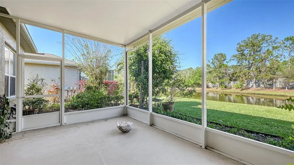 315 Londonderry Dr, Sarasota, FL 34240