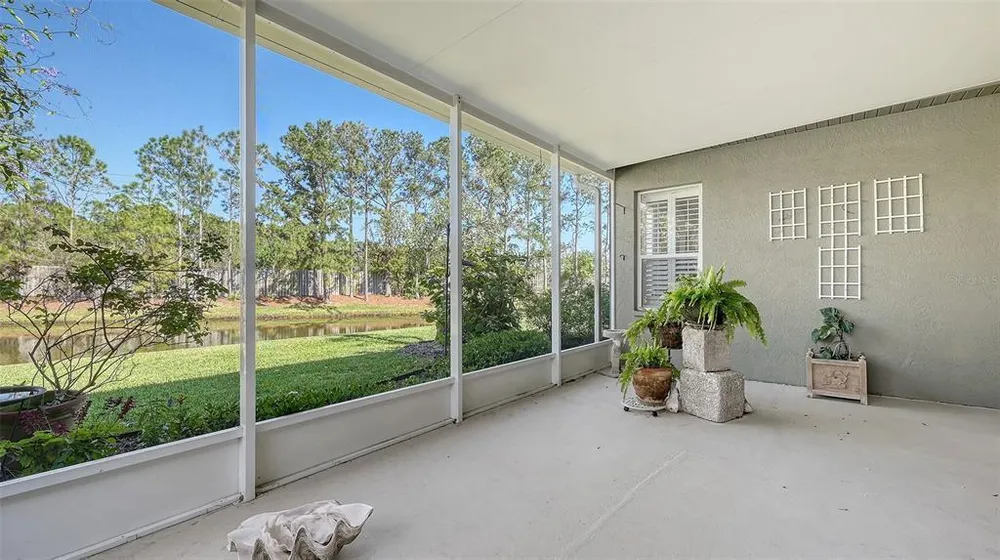 315 Londonderry Dr, Sarasota, FL 34240