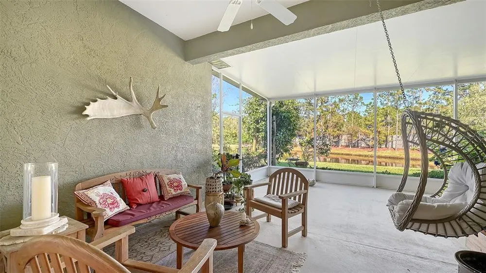 315 Londonderry Dr, Sarasota, FL 34240