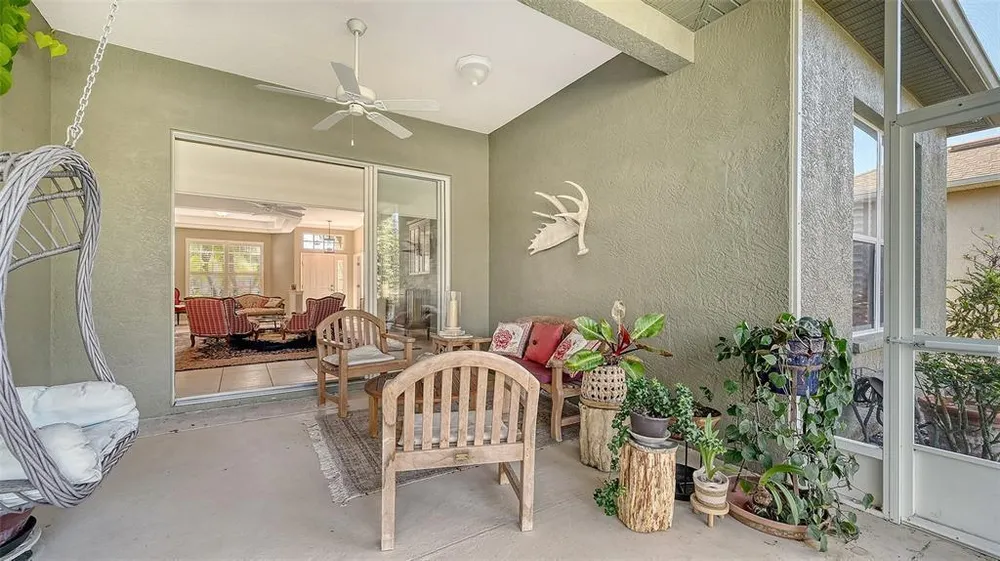 315 Londonderry Dr, Sarasota, FL 34240