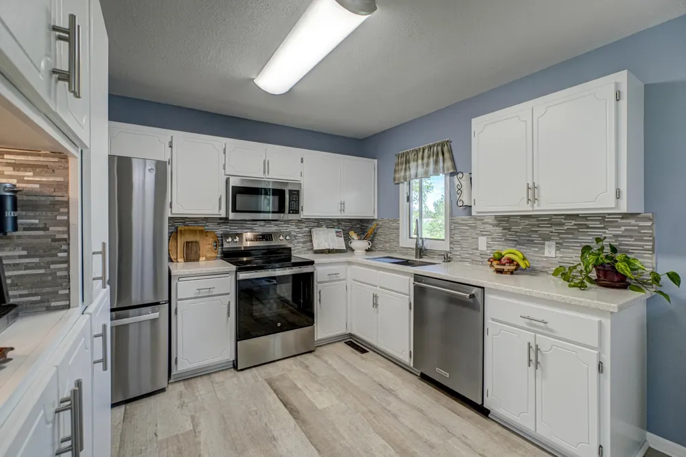 6676 Sandlewood Rd, Woodbury, MN 55125