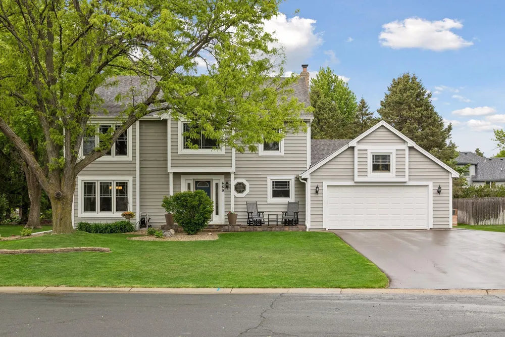 689 Havenhill Rd, Eagan, MN 55123