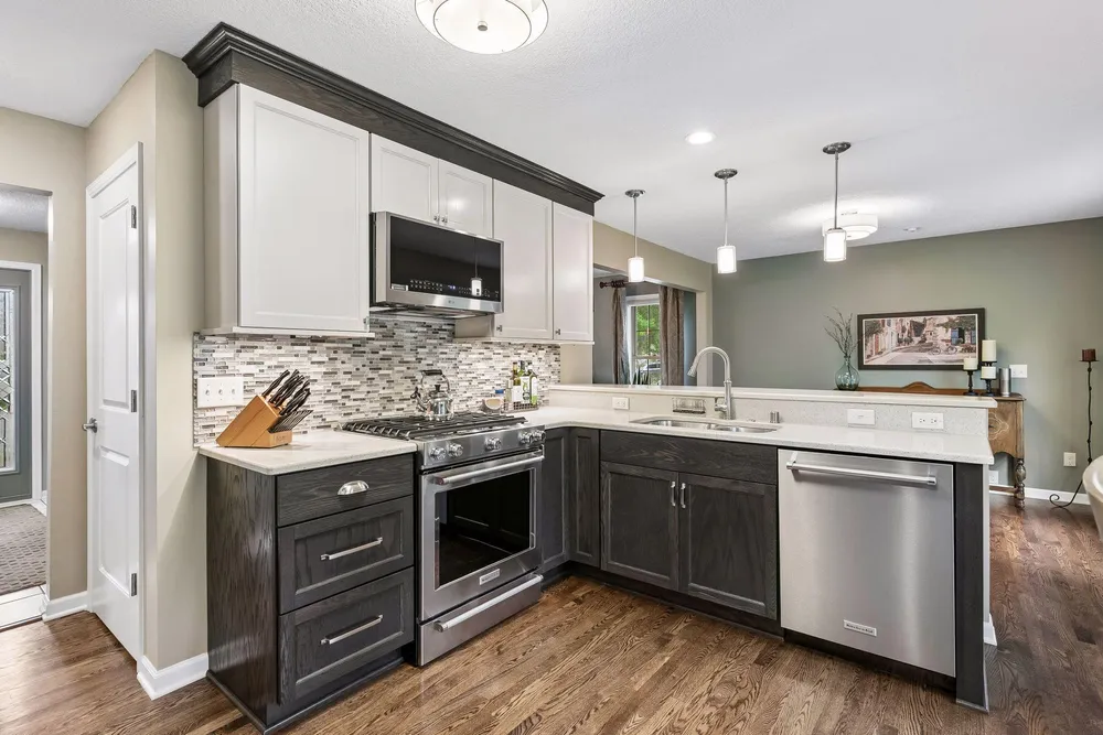 689 Havenhill Rd, Eagan, MN 55123