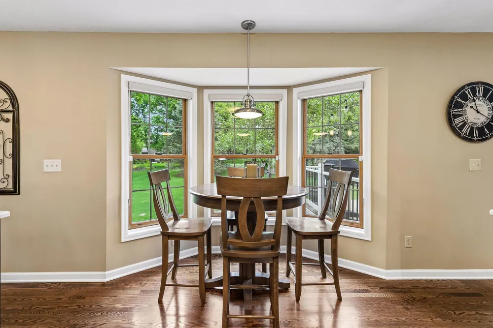 689 Havenhill Rd, Eagan, MN 55123