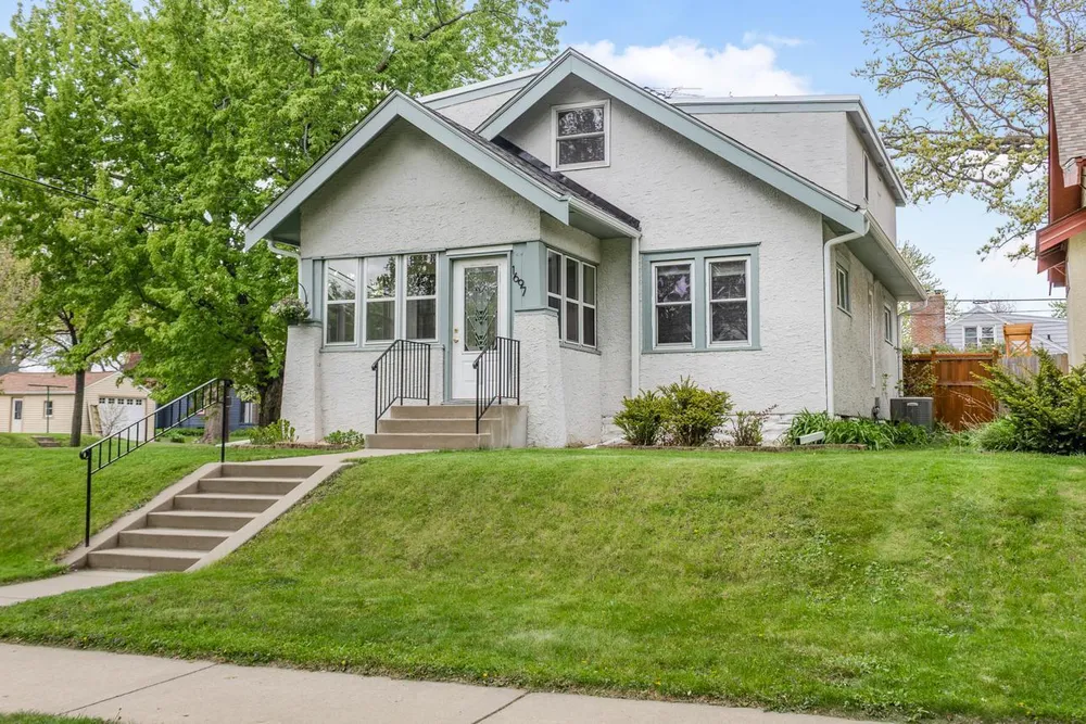 1697 Taylor Avenue West, Saint Paul, MN 55104