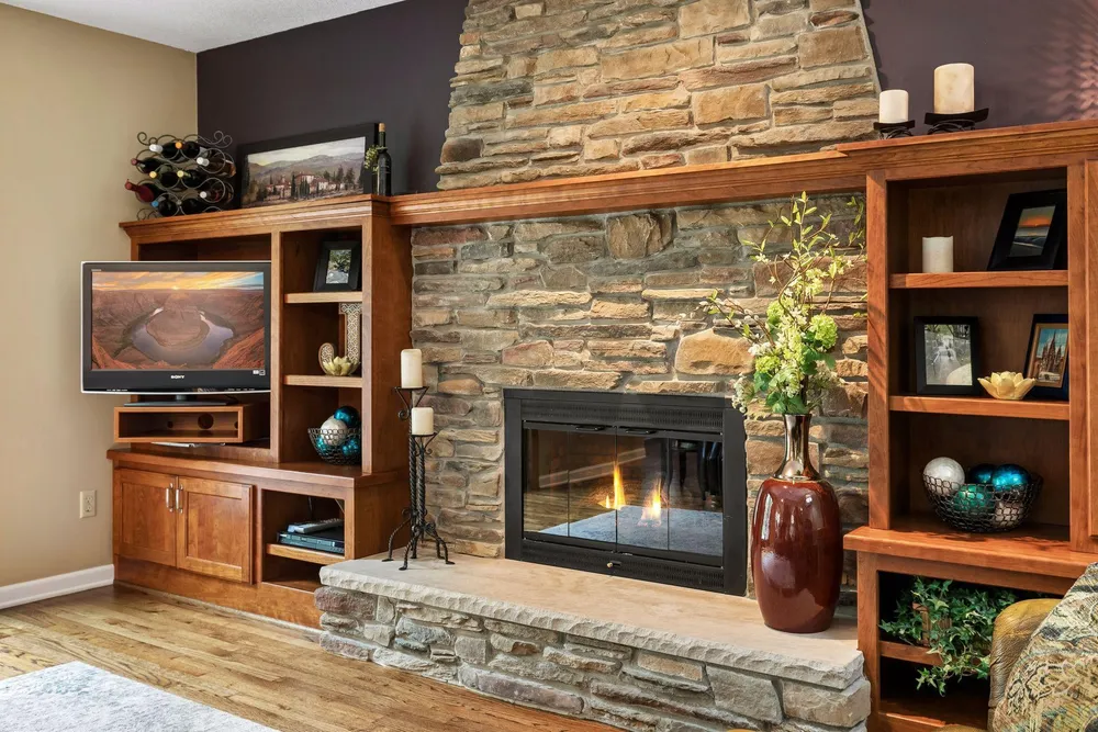 689 Havenhill Rd, Eagan, MN 55123