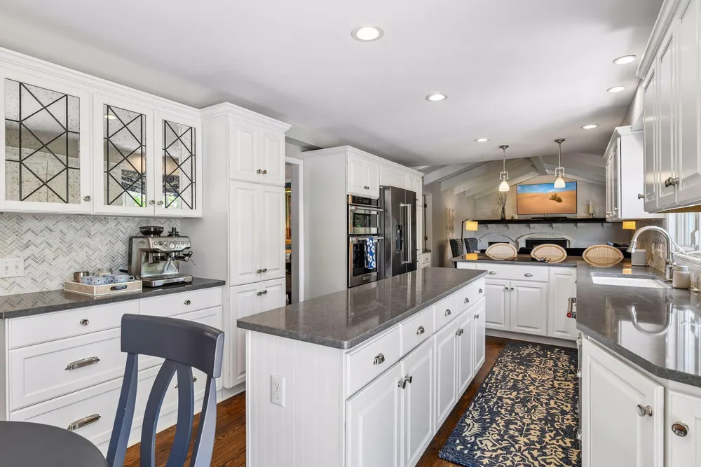 18425 5th Ave N, Plymouth, MN 55447