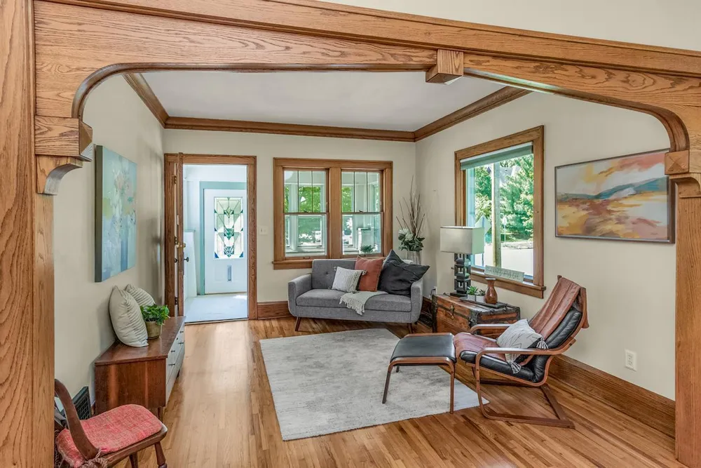 1697 Taylor Avenue West, Saint Paul, MN 55104