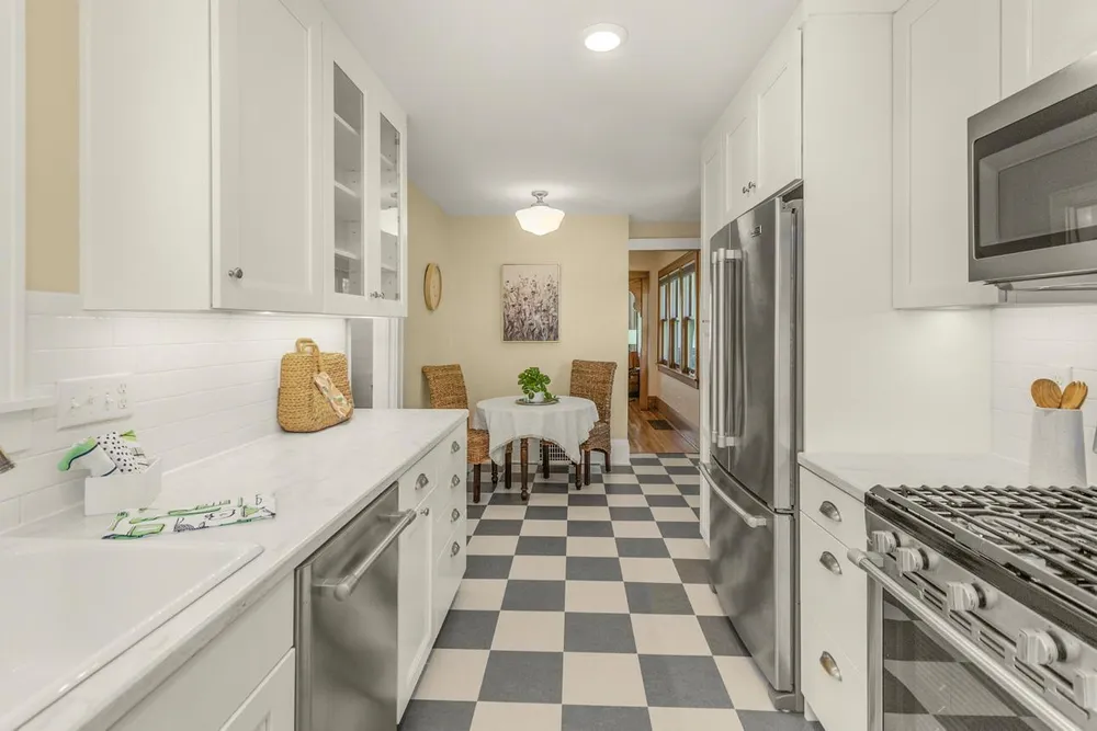 1697 Taylor Avenue West, Saint Paul, MN 55104