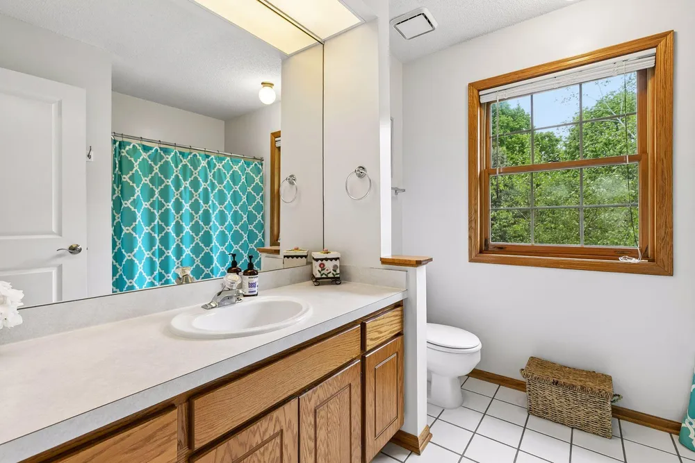689 Havenhill Rd, Eagan, MN 55123