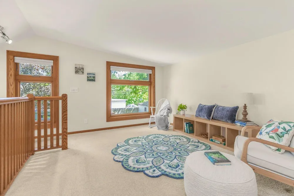1697 Taylor Avenue West, Saint Paul, MN 55104