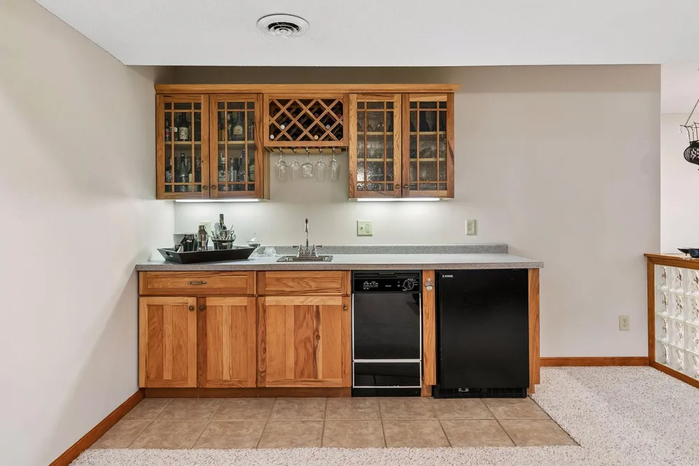 689 Havenhill Rd, Eagan, MN 55123