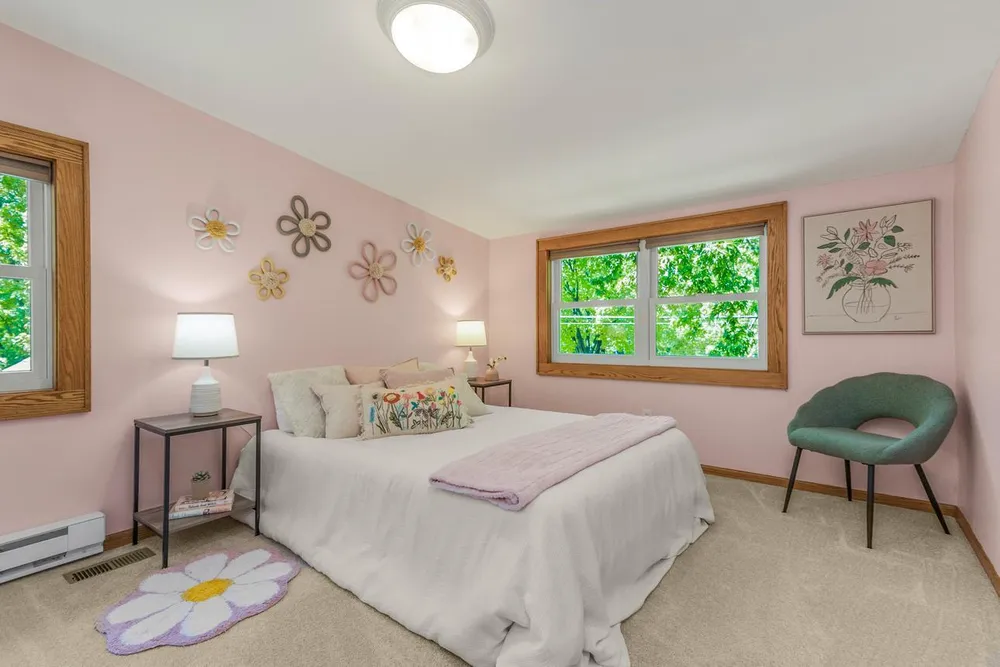 1697 Taylor Avenue West, Saint Paul, MN 55104