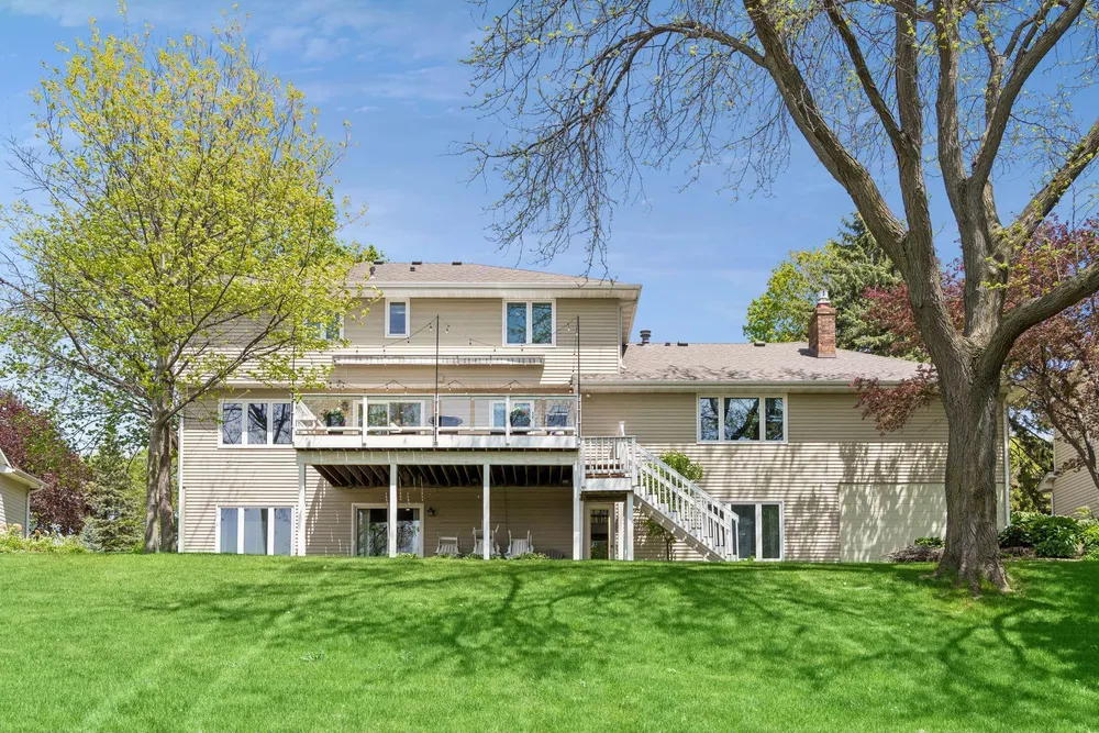 18425 5th Ave N, Plymouth, MN 55447