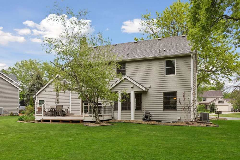 689 Havenhill Rd, Eagan, MN 55123