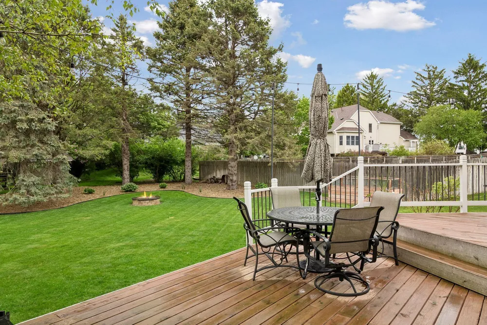 689 Havenhill Rd, Eagan, MN 55123