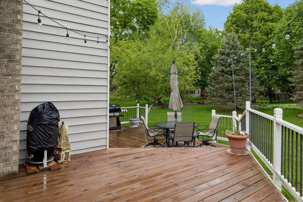 689 Havenhill Rd, Eagan, MN 55123