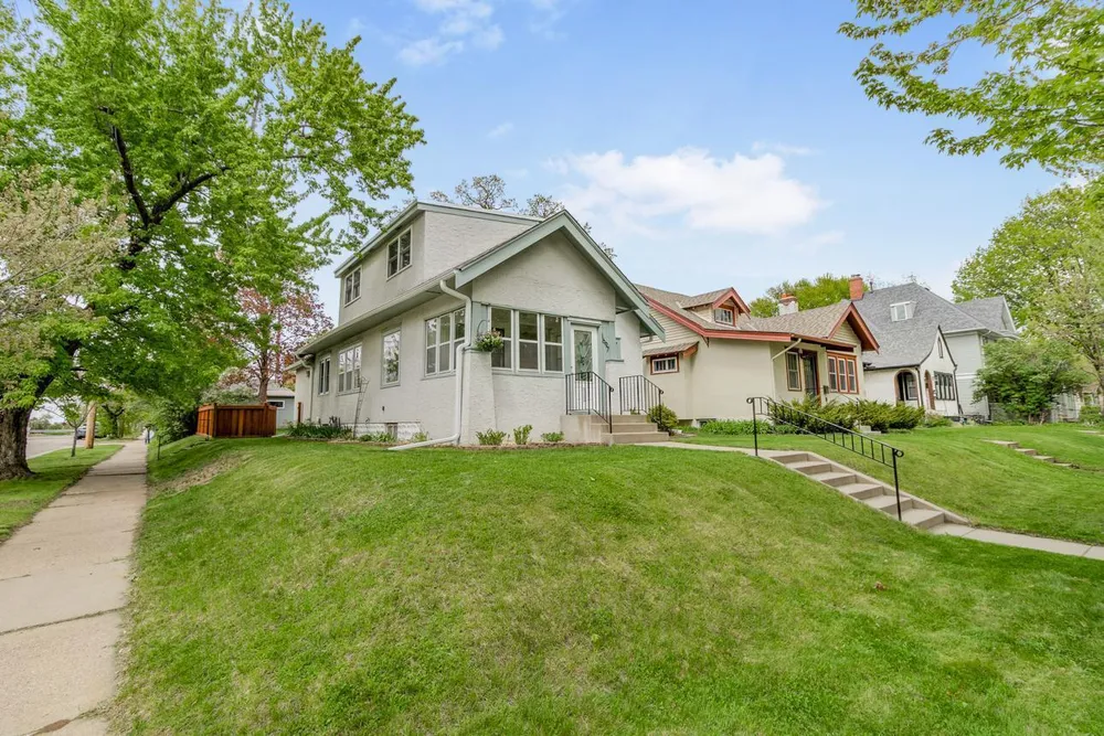 1697 Taylor Avenue West, Saint Paul, MN 55104