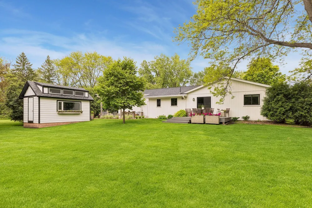 17950 3rd Ave N, Plymouth, MN 55447